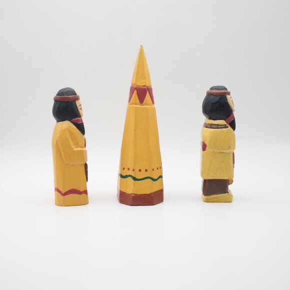 Vintage 1970s Hand Carved Hand Painted Indian Man, Woman &  Teepee - Picture 9 of 10